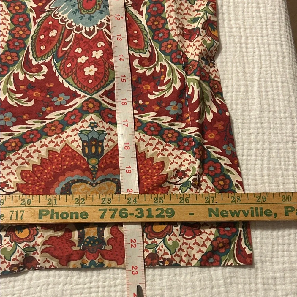 Set Of 2 Pottery Barn Darcy Red Paisley Standard Pillow Shams Cases 26